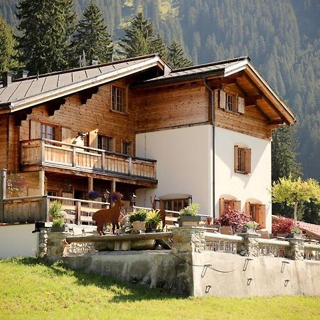 Berghaus Alpenroesli Hotel Klosters Exterior photo
